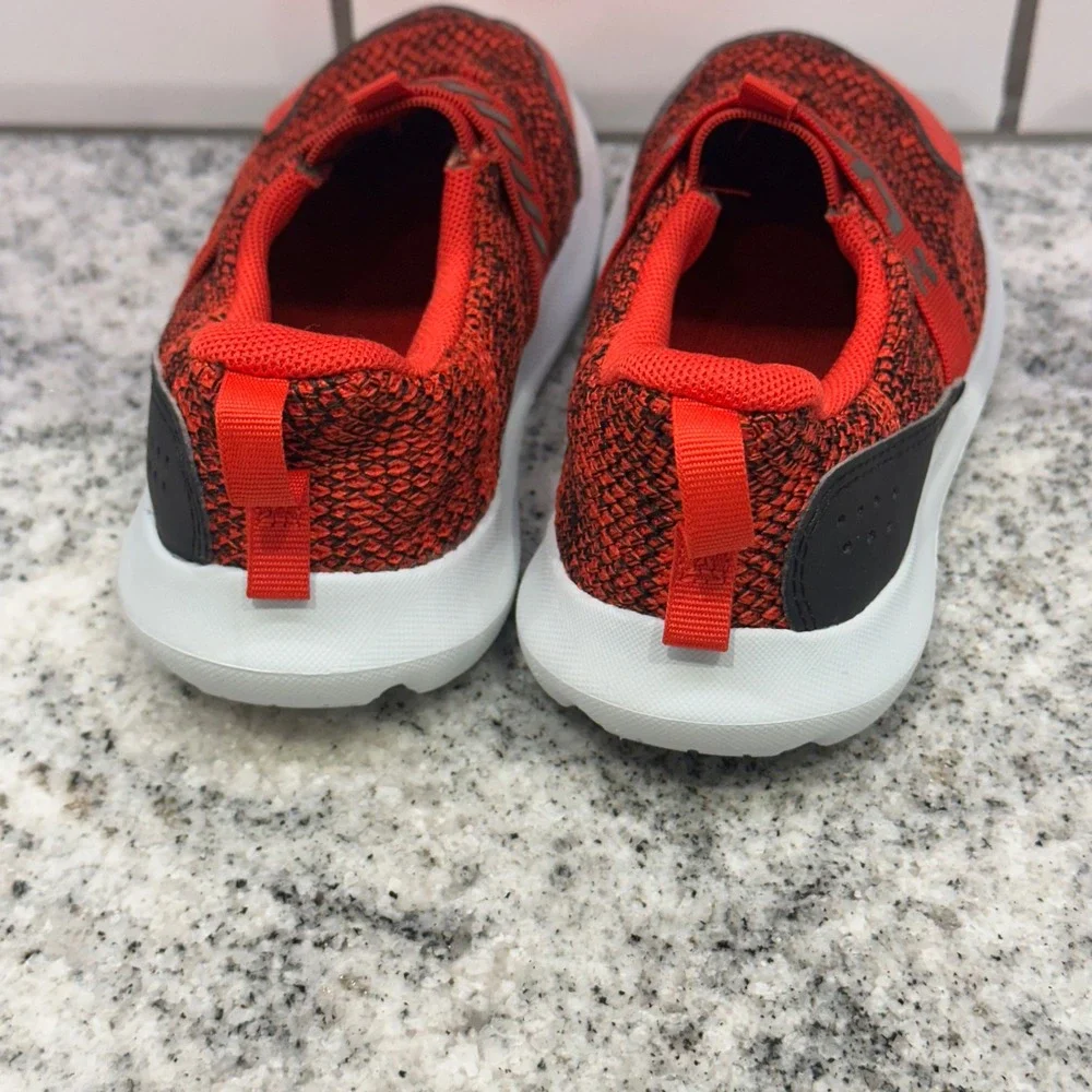 Under Armour Kids 10K Run Play Sneaker Red Black Slip On Athletic 3026530-600